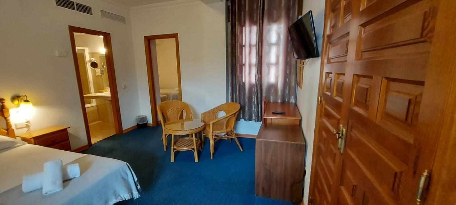 Hotel Mairena Mairena De Alcor Exteriör bild