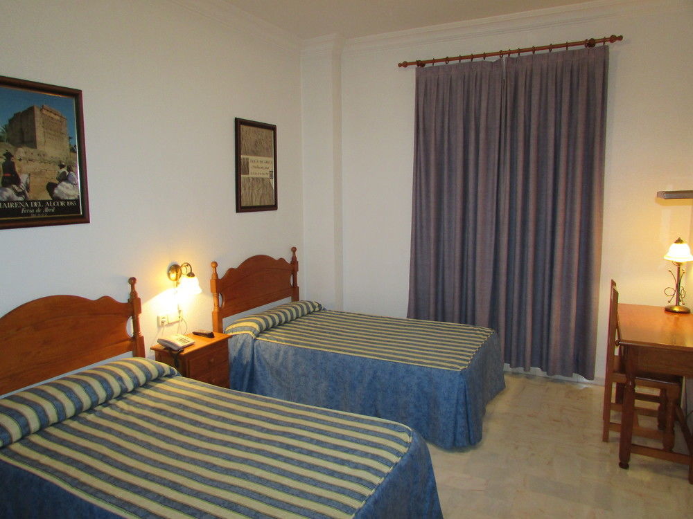 Hotel Mairena Mairena De Alcor Exteriör bild